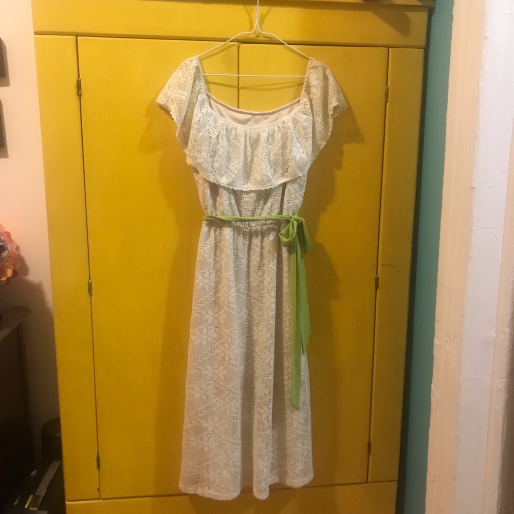 Forever 21 off the shoulder cream dress- large